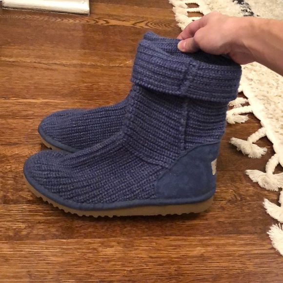 UGG | Shoes | Blue Knit Uggs Fits 